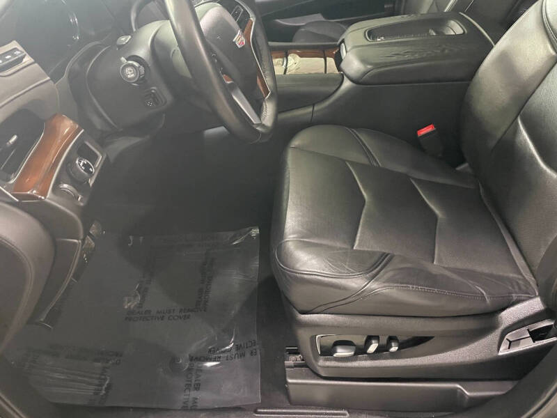 2017 Cadillac Escalade Luxury