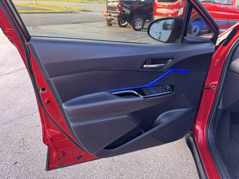 2022 Toyota C-HR XLE