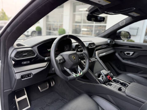 2022 Lamborghini Urus