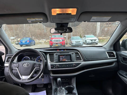 2019 Toyota Highlander LE