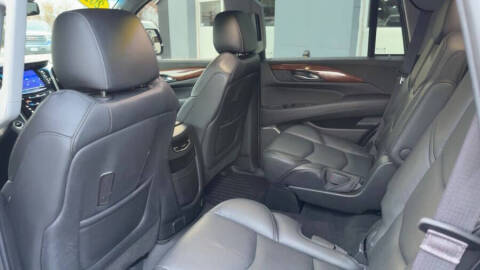 2017 Cadillac Escalade Luxury