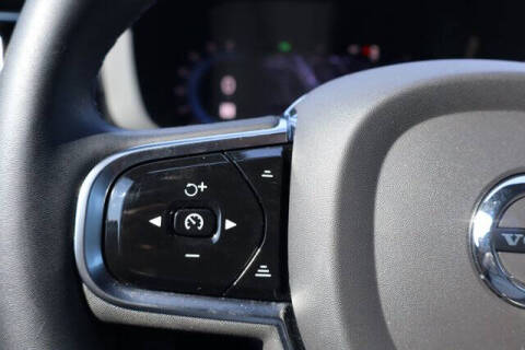 2024 Volvo XC60 Recharge T8 Ultimate Dark Theme