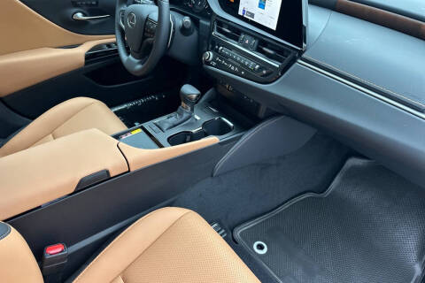 2025 Lexus ES 350