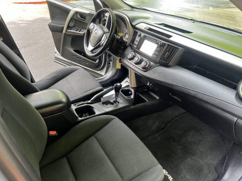 2016 Toyota RAV4 LE