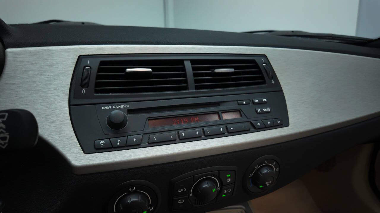 2005 BMW Z4 33