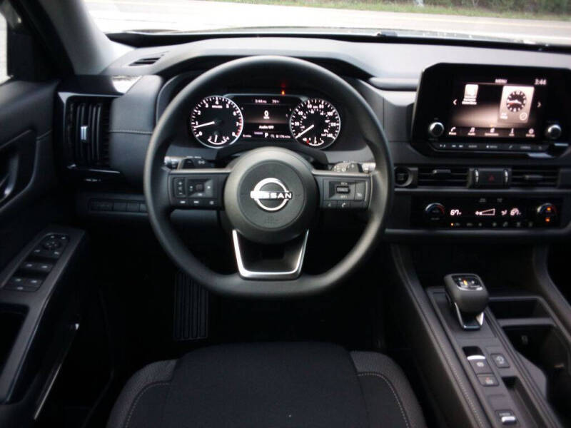 2025 Nissan Pathfinder S