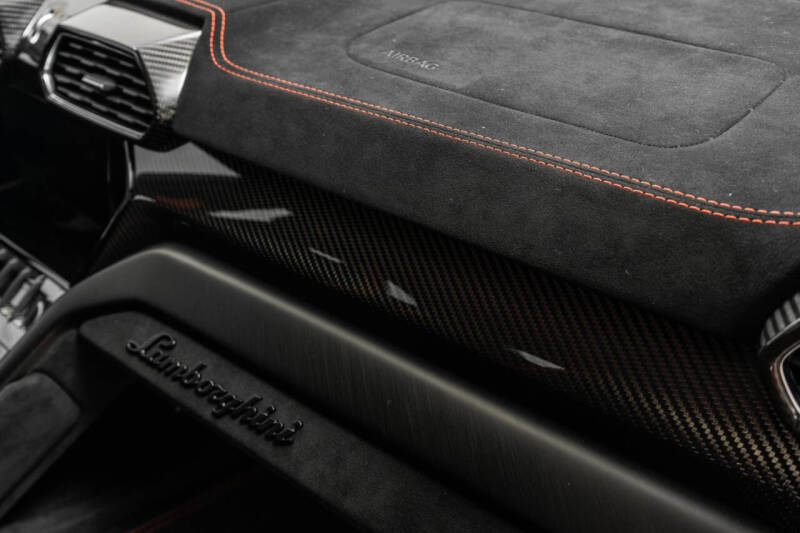 2024 Lamborghini Urus Performante