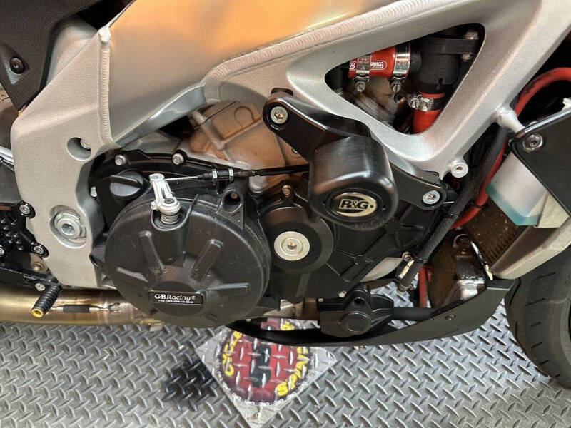 2012 Aprilia Tuono V4 R
