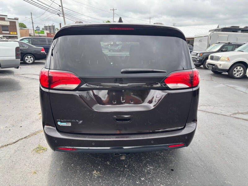 2018 Chrysler Pacifica Touring L