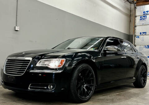 2013 Chrysler 300 for sale at Autoaffari LLC in Sacramento CA