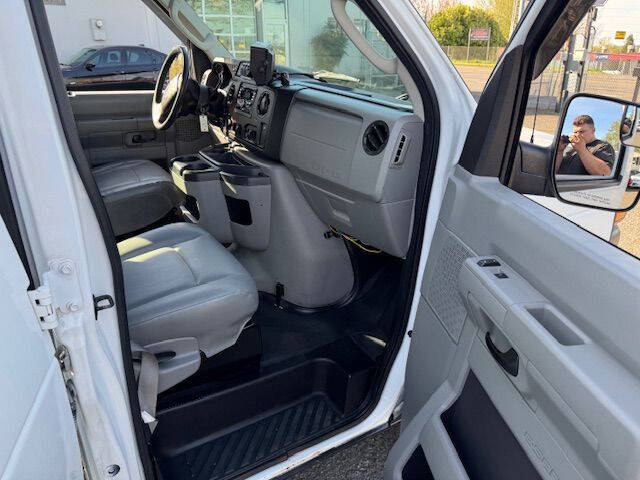 2013 Ford E-Series E-350 SD