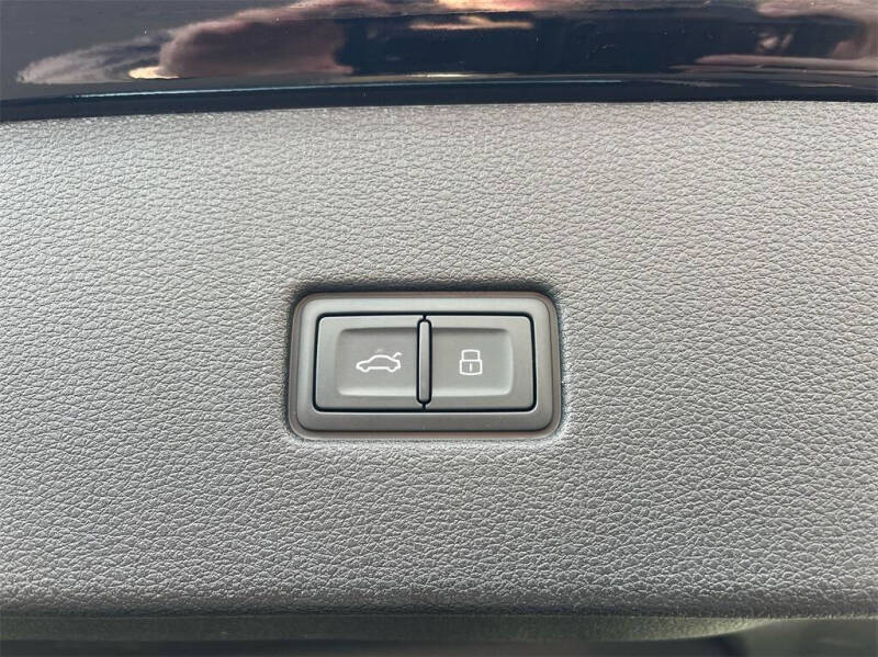 2024 Audi Q8 quattro Prestige 55 TFSI