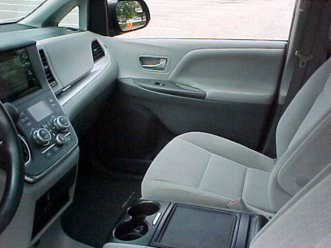 2015 Toyota Sienna LE 8-Passenger