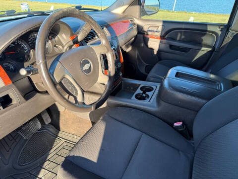 2013 Chevrolet Avalanche LS Black Diamond