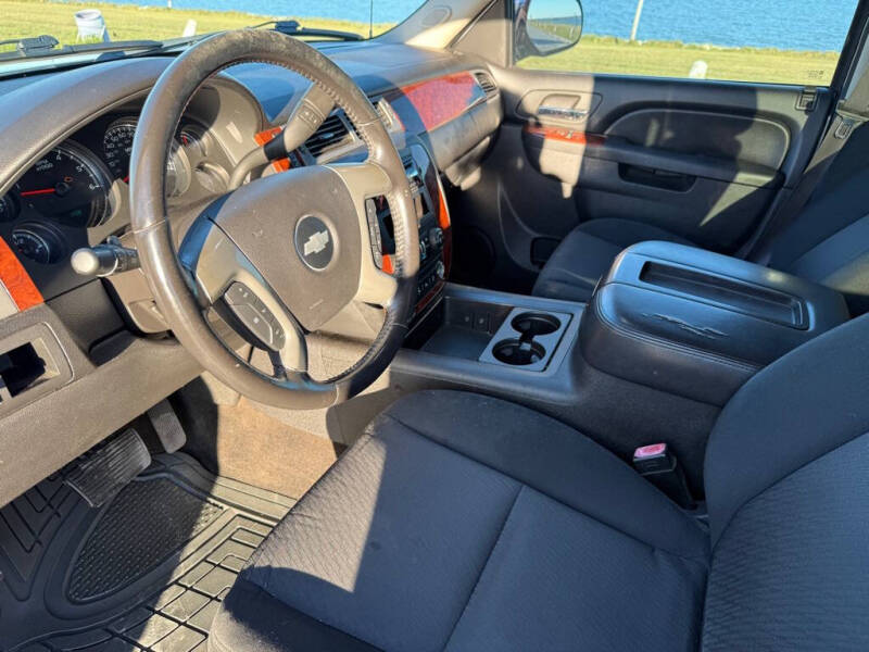 2013 Chevrolet Avalanche LS Black Diamond