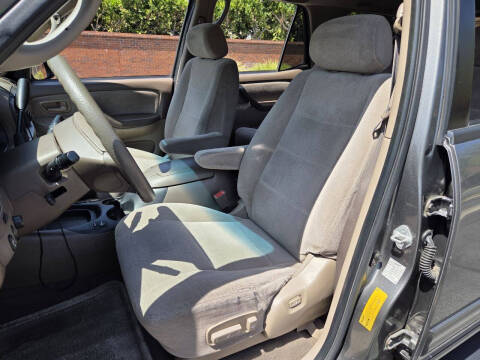 2003 Toyota Sequoia SR5
