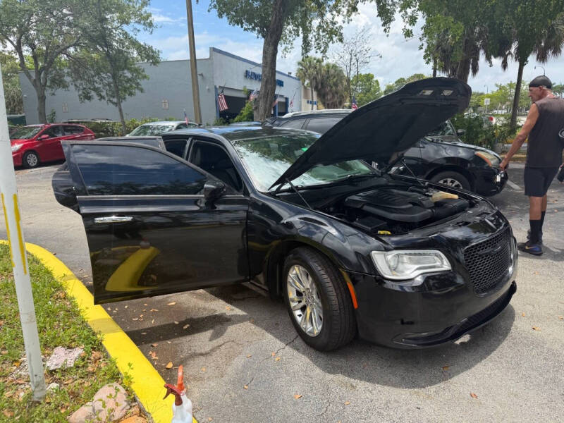 2016 Chrysler 300 C