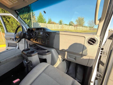 2017 Ford E-Series E-350 SD