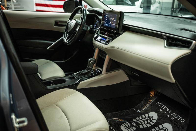 2023 Toyota Corolla Cross LE