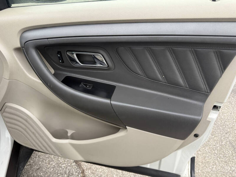 2011 Ford Taurus SEL