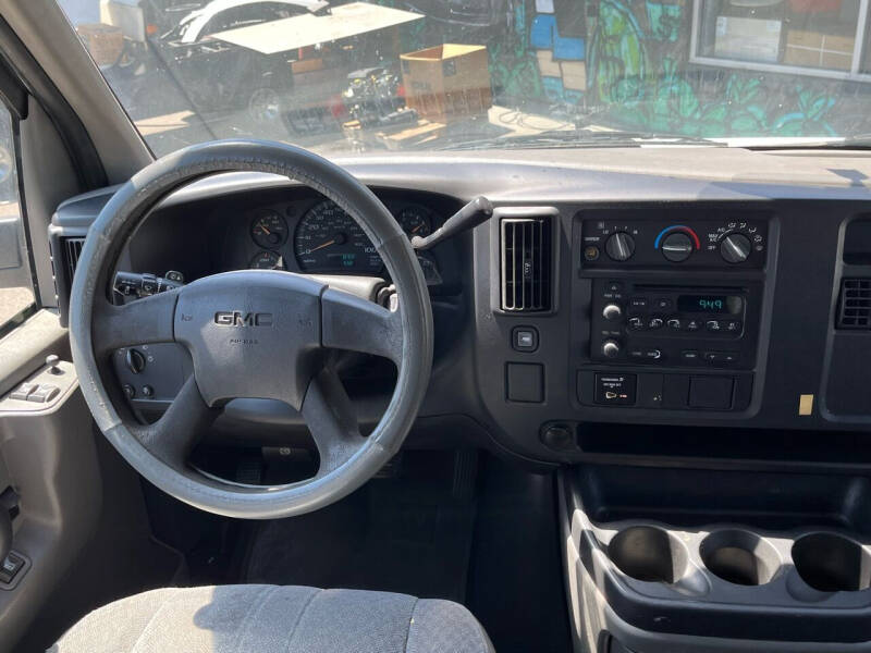 2006 GMC Savana LS 2500