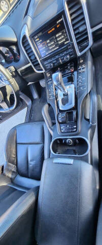 2014 Porsche Cayenne Platinum