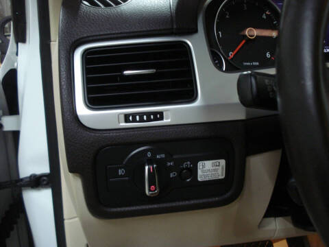 2013 Volkswagen Touareg TDI Sport