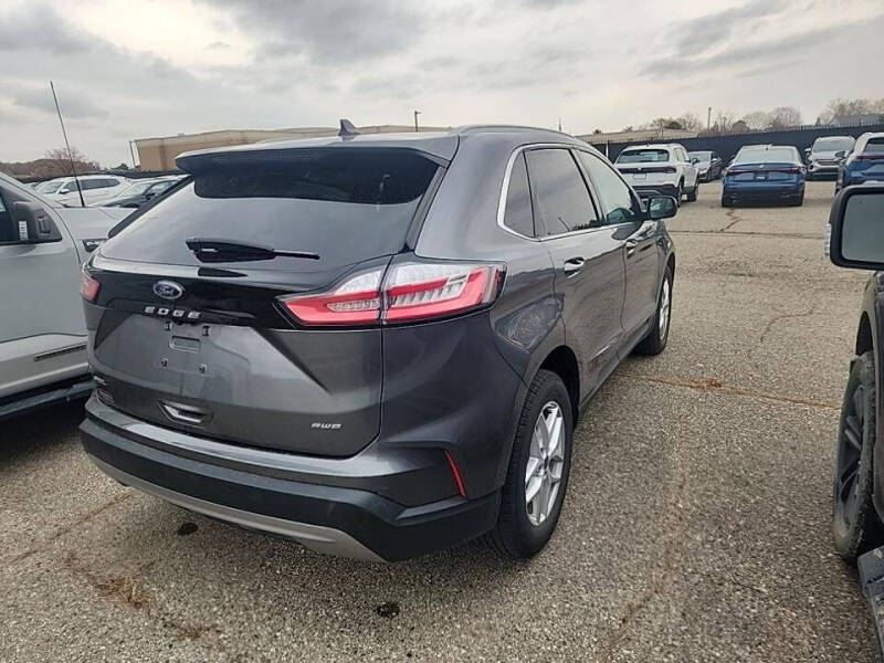 2022 Ford Edge SEL