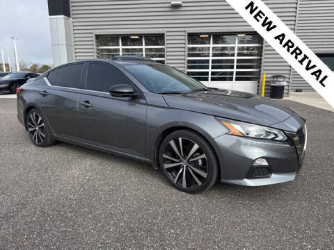 2022 Nissan Altima 2.0 SR
