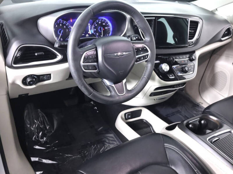 2022 Chrysler Pacifica Touring L