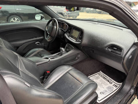 2016 Dodge Challenger SXT