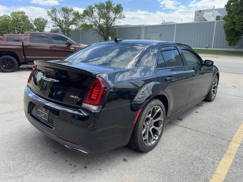 2018 Chrysler 300 S