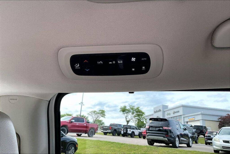 2017 Chrysler Pacifica Touring-L Plus