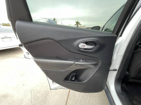 2016 Jeep Cherokee Latitude Altitude