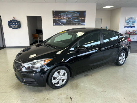2016 Kia Forte for sale at Used Car Outlet in Bloomington IL