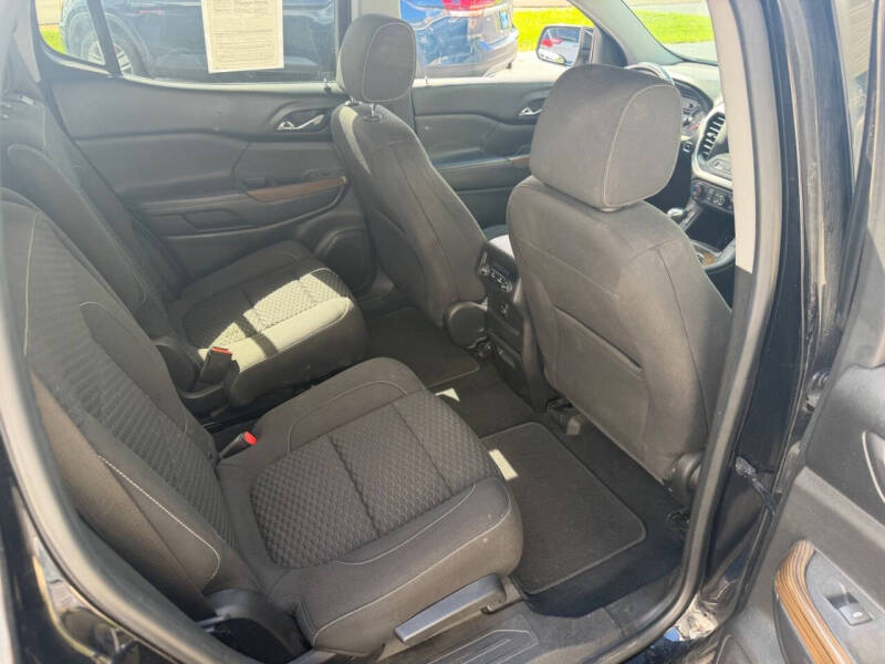2017 GMC Acadia SLE-2