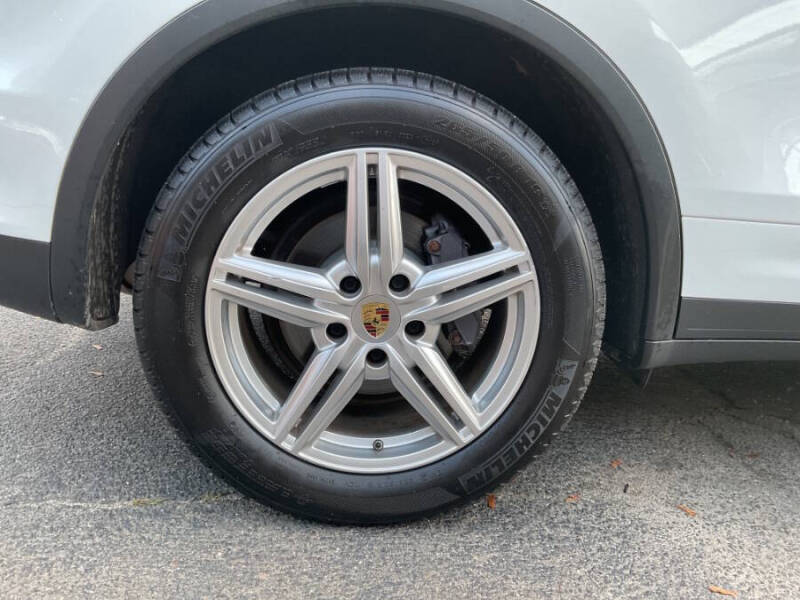 2014 Porsche Cayenne Platinum