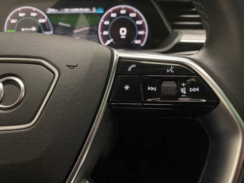 2023 Audi e-tron quattro Premium Plus