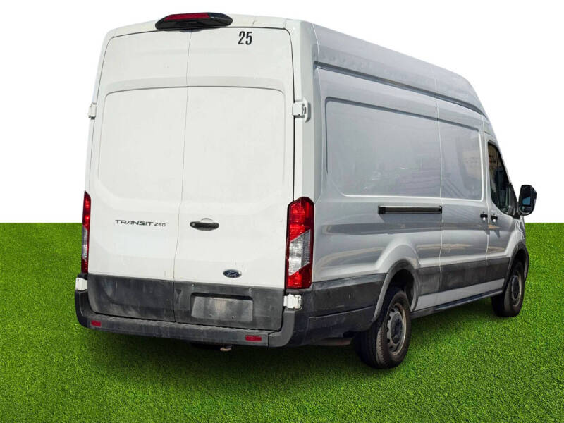 2023 Ford Transit 250