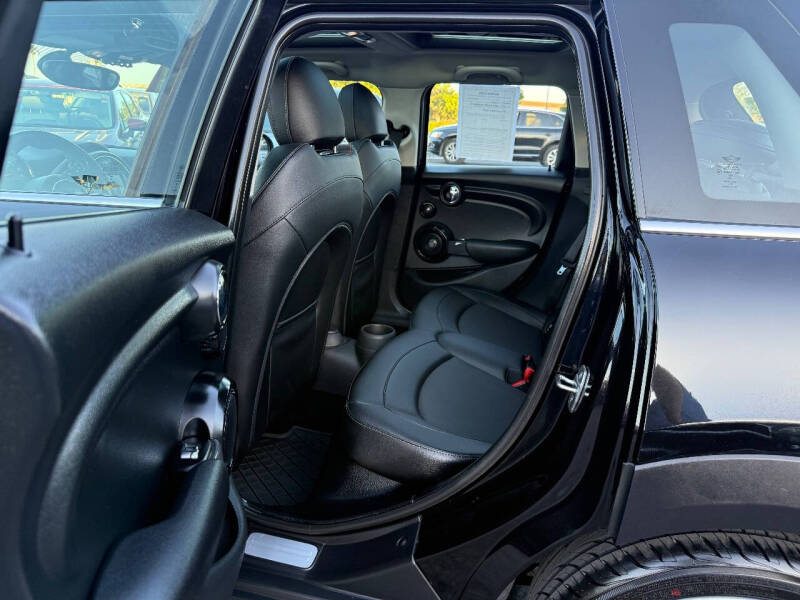 2017 MINI Hardtop 4 Door Cooper