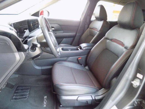 2025 Nissan Kicks SR