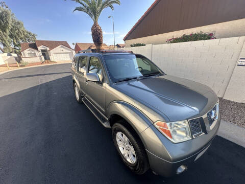 2005 Nissan Pathfinder LE