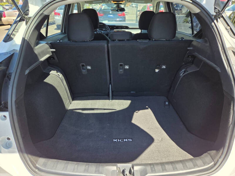 2024 Nissan Kicks S