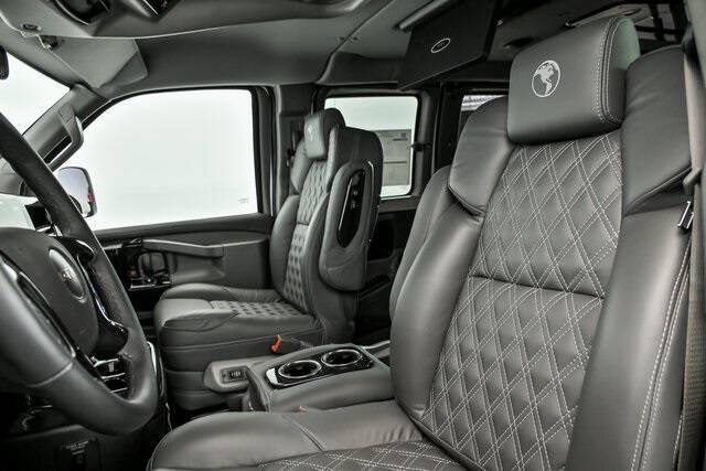 2025 GMC Savana 2500