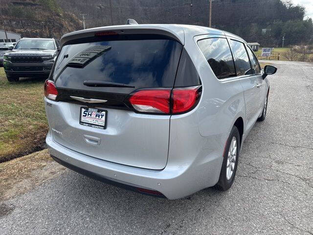 2026 Chrysler Voyager LX