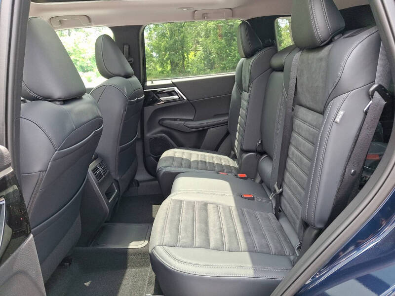 2025 Mitsubishi Outlander PHEV SE