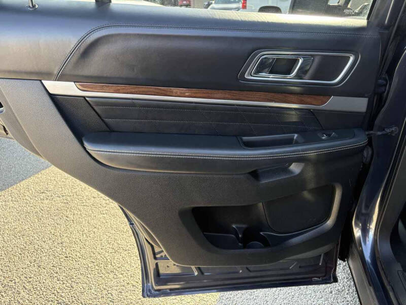 2017 Ford Explorer Platinum