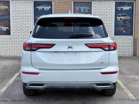 2024 Mitsubishi Outlander SE