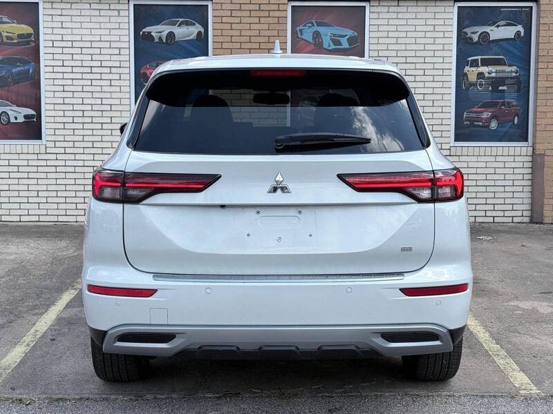 2024 Mitsubishi Outlander SE
