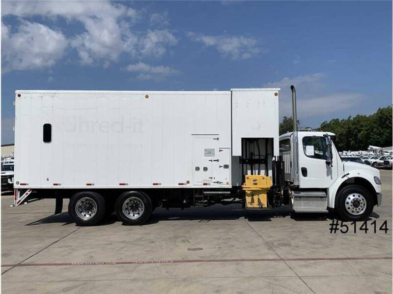 2018 Freightliner M2 106